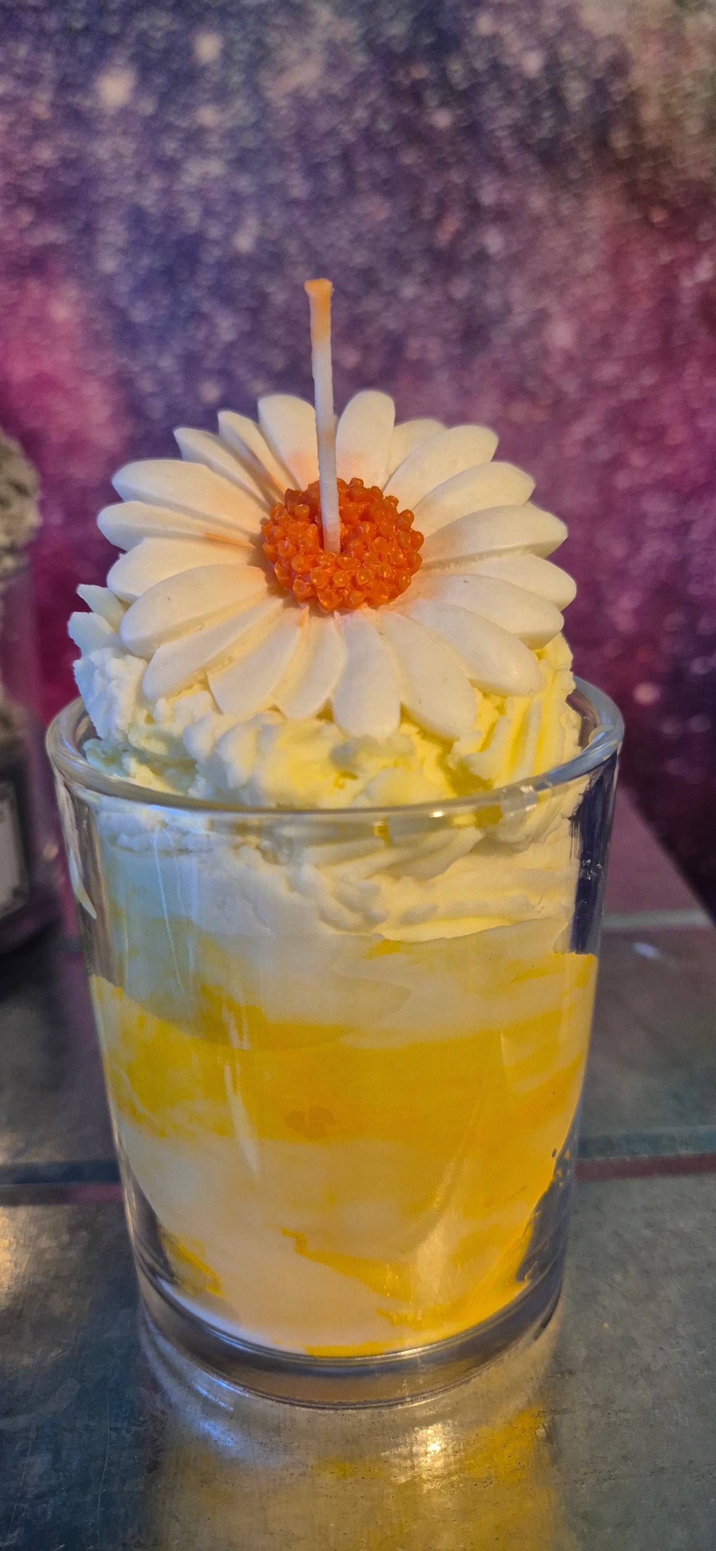 Daisy chain candle
